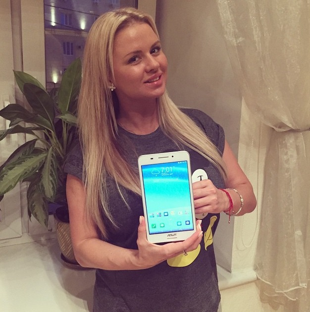    (Anna Semenovich Photo)  ,     /  - 119