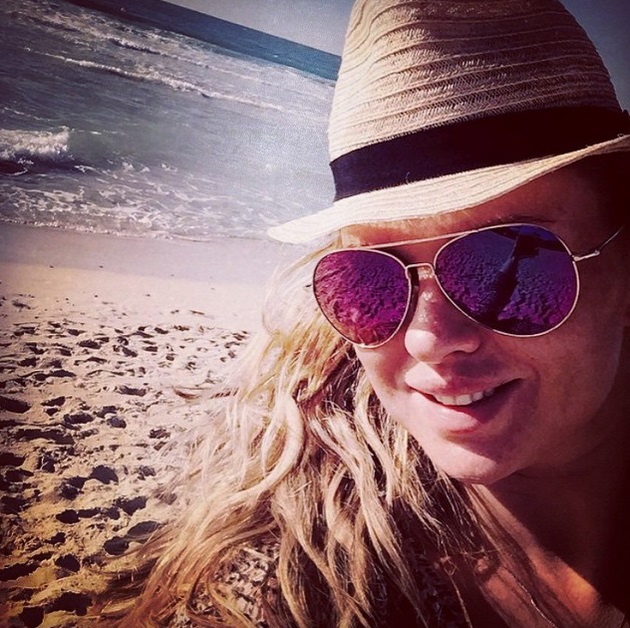    (Anna Semenovich Photo)  ,     /  - 122