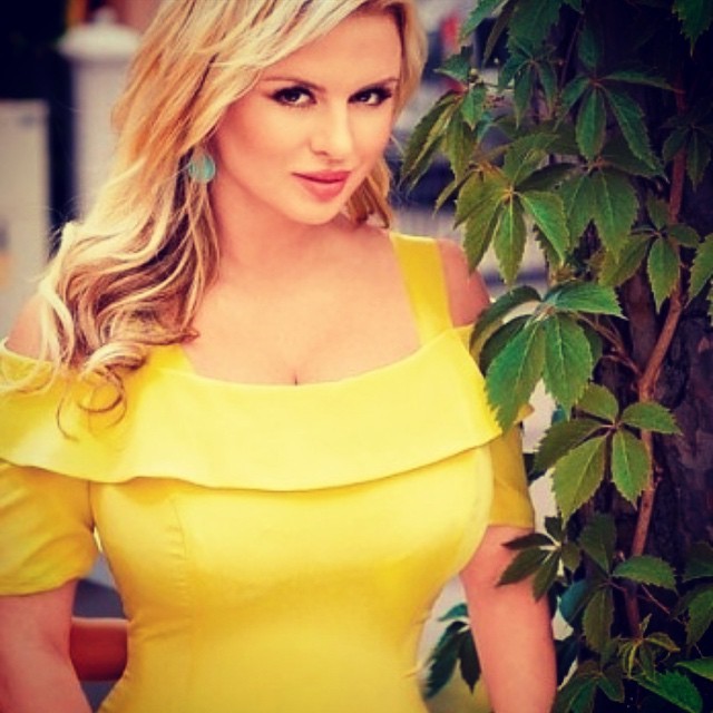   (Anna Semenovich Photo)  ,     /  - 143