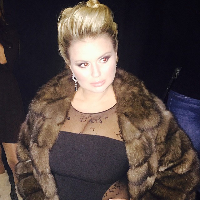    (Anna Semenovich Photo)  ,     /  - 144