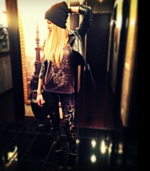     (Anna Zavorotnuk Strukova Photo) , , ,    /  - 76