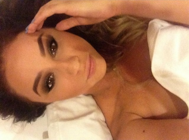   (Asti Photo)  ,     /  - 215