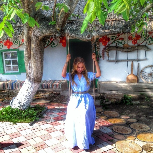   (Asti Photo)  ,     /  - 233