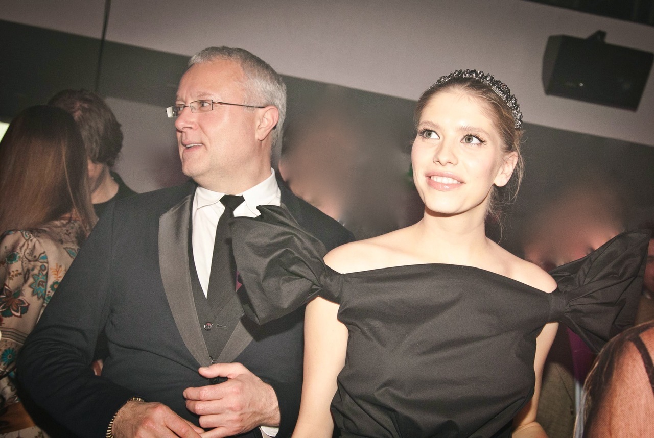    (Elena Perminova Photo) , ,  ,   ,    /  - 235