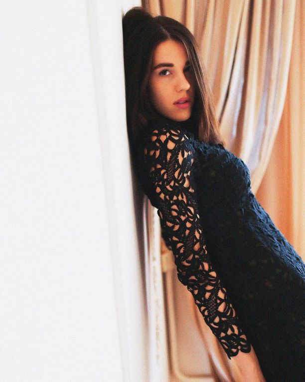Lizabeth    (Elizaveta Haykova Photo) , ,   /  - 81