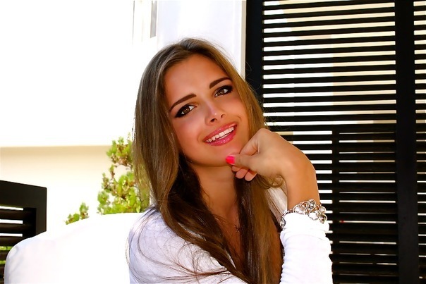   (Karolina Sevastyanova)  - ,  /  - 77