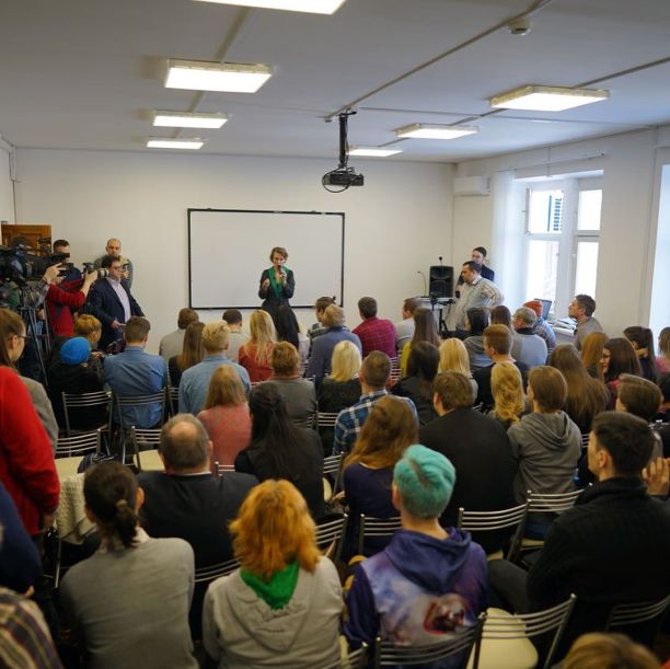    (Kseniya Sobchak Photo) ,    2,  /  - 115