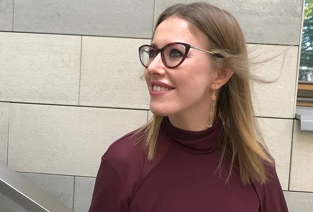    (Kseniya Sobchak Photo) ,    2,  /  - 127