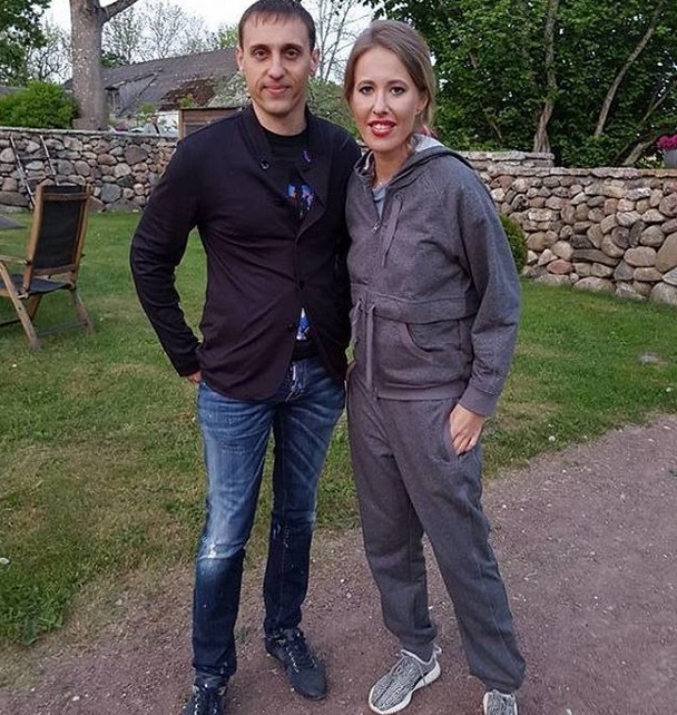    (Kseniya Sobchak Photo) ,    2,  /  - 196