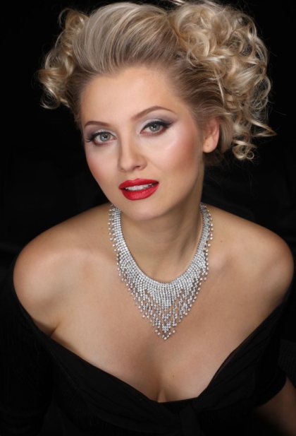    (Lena Lenina Photo)  ,  ,  /  - 80