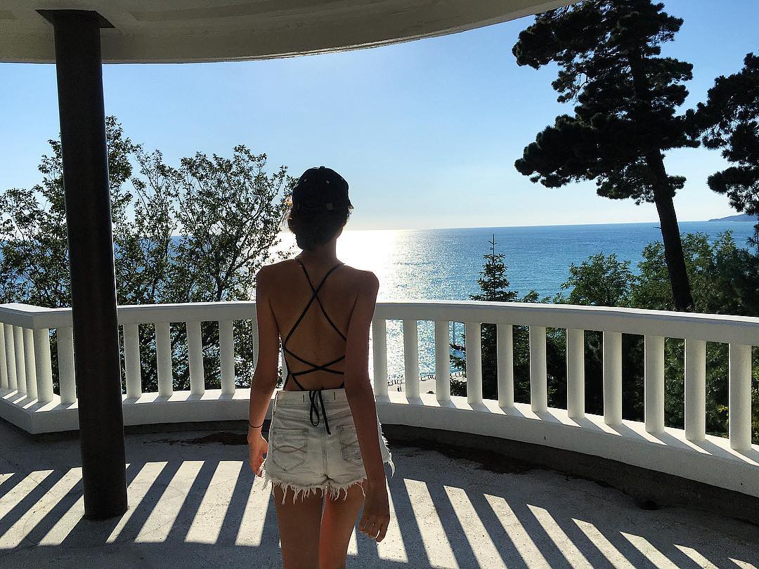   ( , Lesya Kafelnikova)  - ,    /  - 61