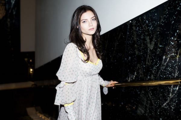   ( , Lesya Kafelnikova)  - ,    /  - 70