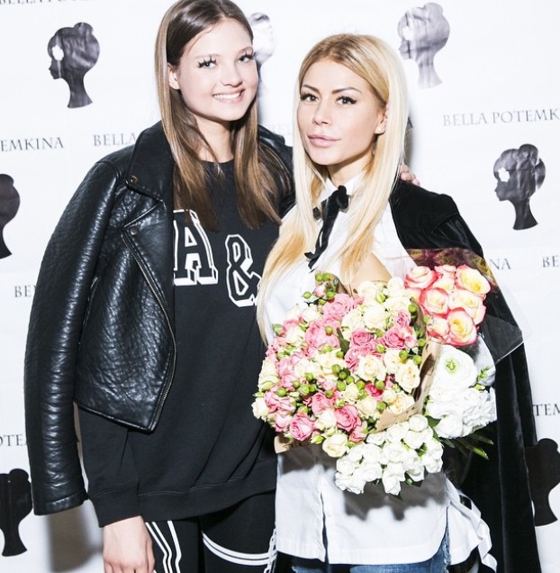   ( , Lesya Kafelnikova)  - ,    /  - 73