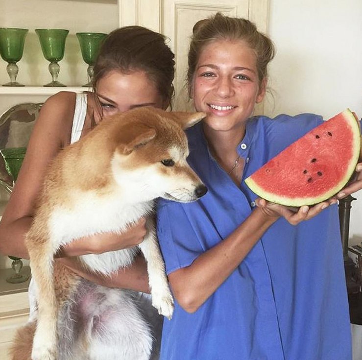   ( , Lesya Kafelnikova)  - ,    /  - 98