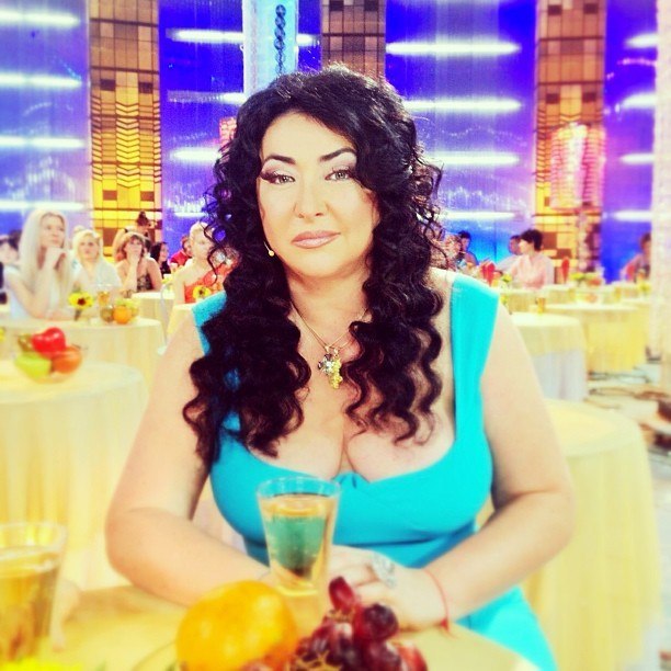    (Lolita Milyavskaya Photo)  , ,        /  - 73