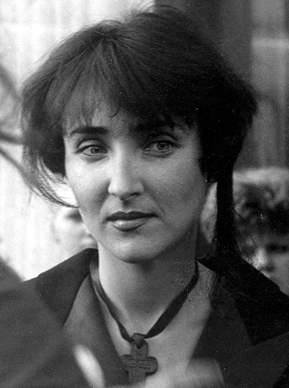    (Lolita Milyavskaya Photo)  , ,        /  - 84