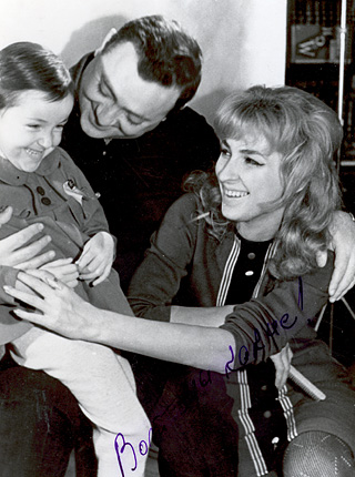    (Lolita Milyavskaya Photo)  , ,        /  - 89