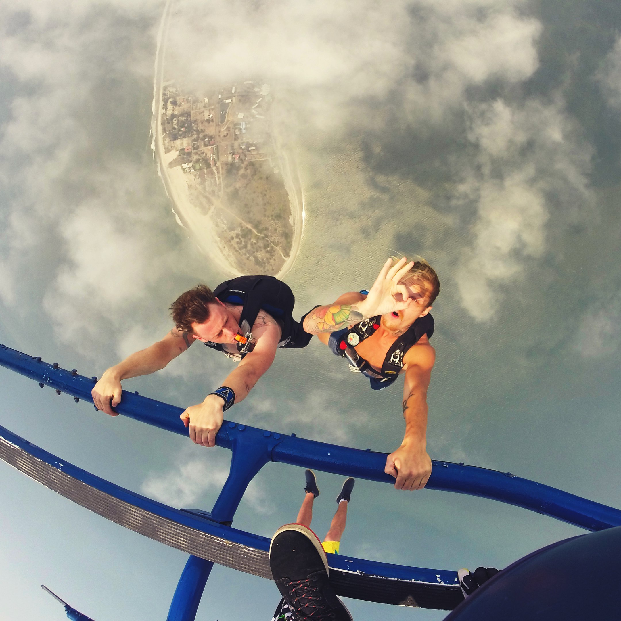   (Mary Shum)  -  Mavrin,    /  - 167