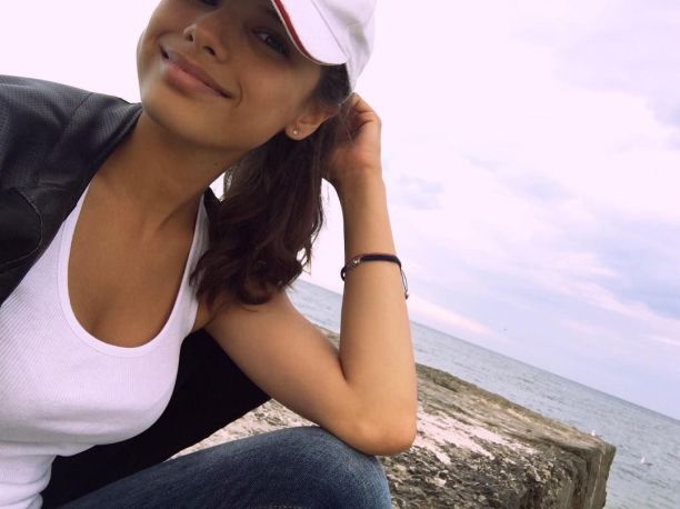 ������ ������� (Michelle Andrade) ���� - ������ / �������� - 210