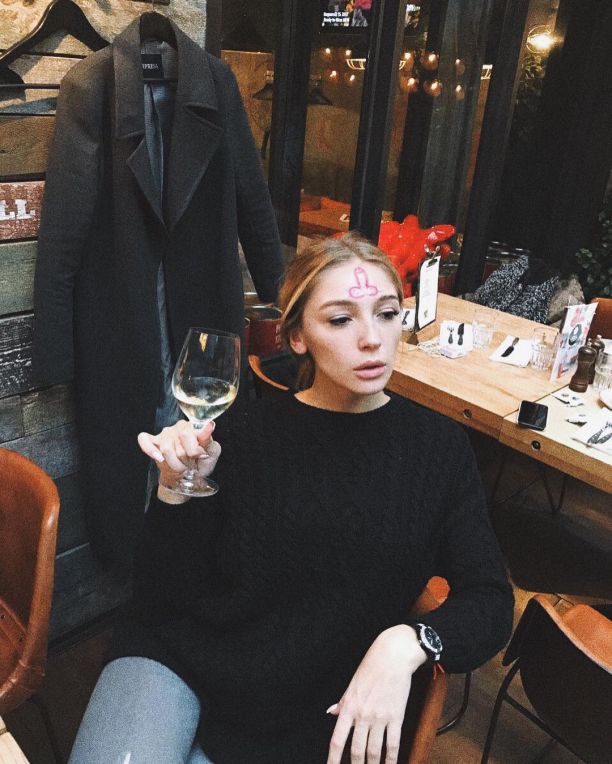   (Nastya Ivleeva)  -    ,  /  - 187
