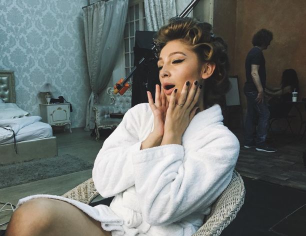   (Nastya Ivleeva)  -    ,  /  - 228