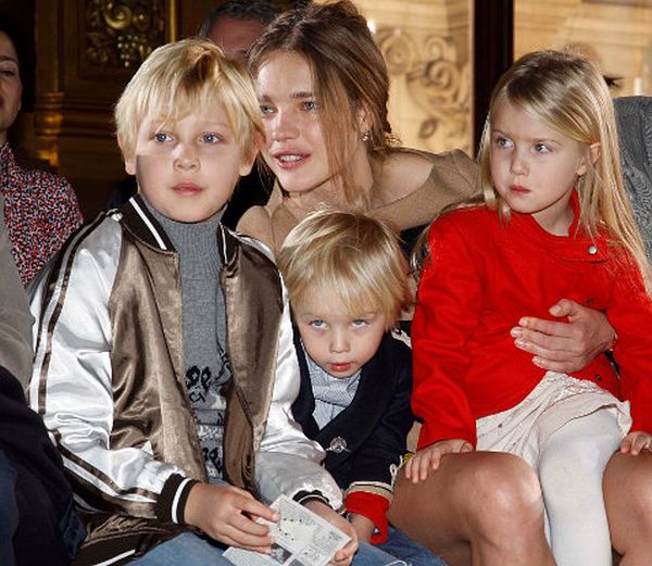    (Natalia Vodyanova Photo)   /  - 99