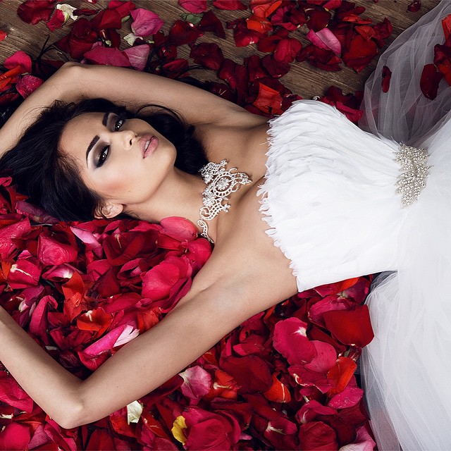    (  Nita Kuzmina Gupta Photo)    ,   /  - 209