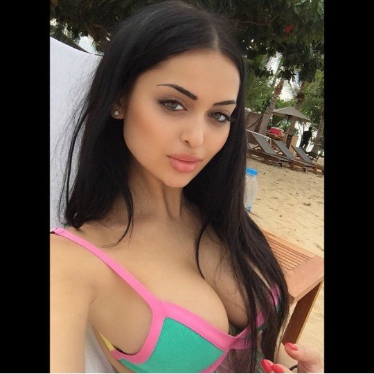    (  Nita Kuzmina Gupta Photo)    ,   /  - 239