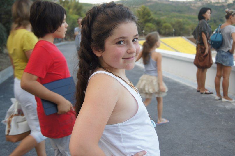    (Ragda Hanieva Photo)  ,  .,  ,    /  - 87