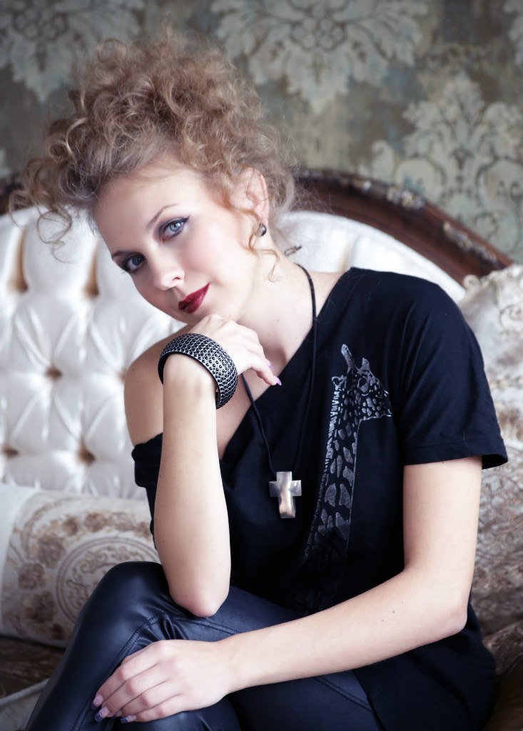    (Svetlana Feodulova Photo)  ,      , 2 /  - 50