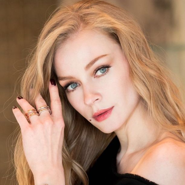   (Svetlana Hodchenkova)  -   /  - 99