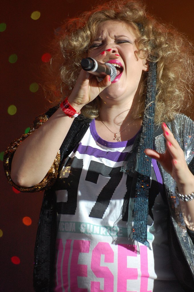    (Tina Kuznetsova Photo)  ,   2,    /  - 72