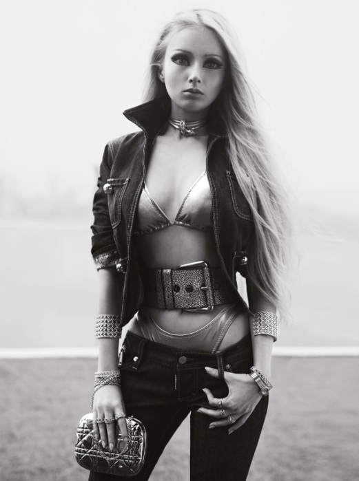    (Valeriya Lukyanova Photo) , 