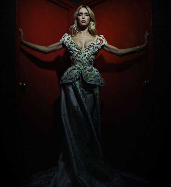    (Vera Brejneva Photo)   ,      /  - 93