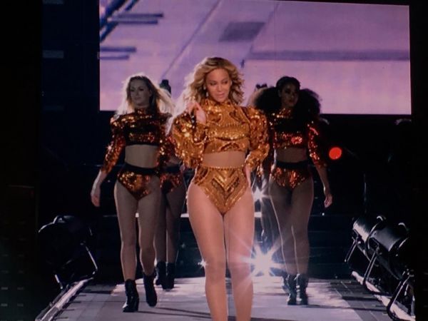    (Vera Brejneva Photo)   ,      /  - 110