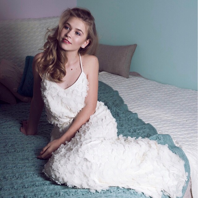    (Vera Brejneva Photo)   ,      /  - 220