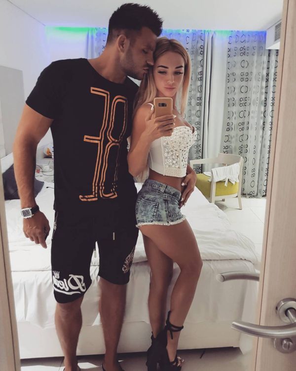   ( )  -   , ,  -2 /  - 124