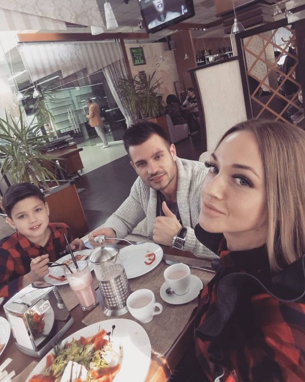   ( )  -   , ,  -2 /  - 201