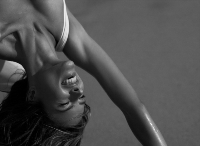 Alessandra Ambrosio Photo (  )   /  - 256