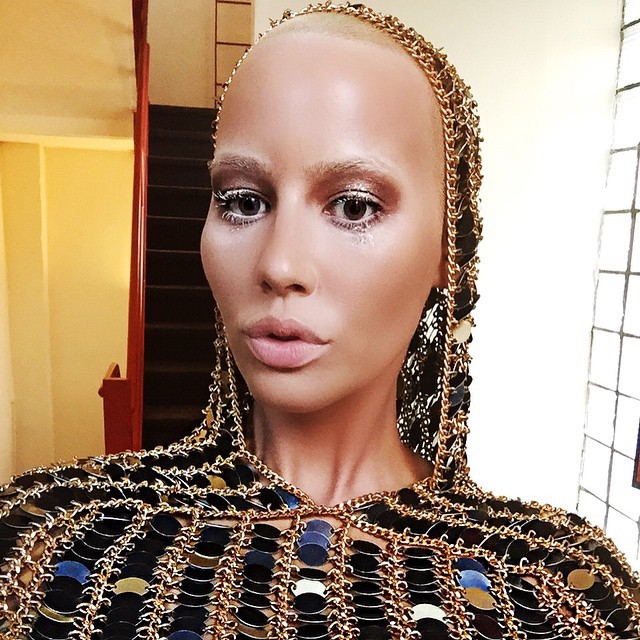   (Amber Rose)  - ,  /  - 21