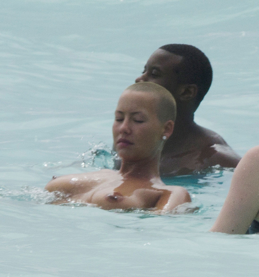   (Amber Rose)  - ,  /  - 56