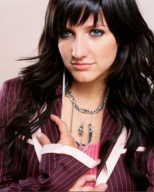 Ashlee Simpson Photo (  )    ,    /  - 16