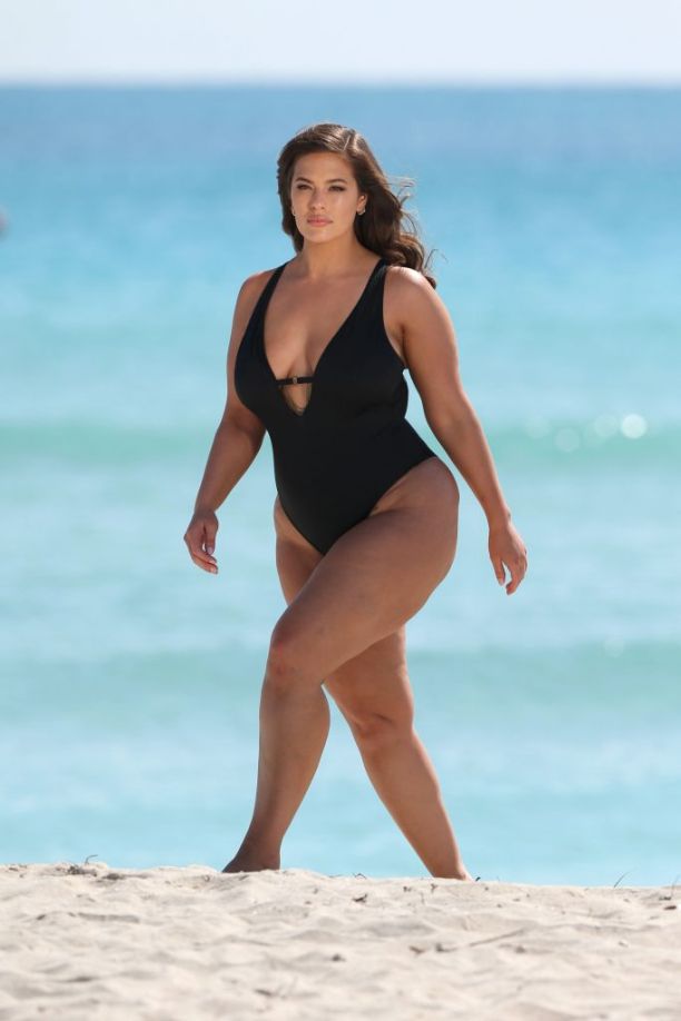   (Ashley Graham)  -  plus size /  - 11