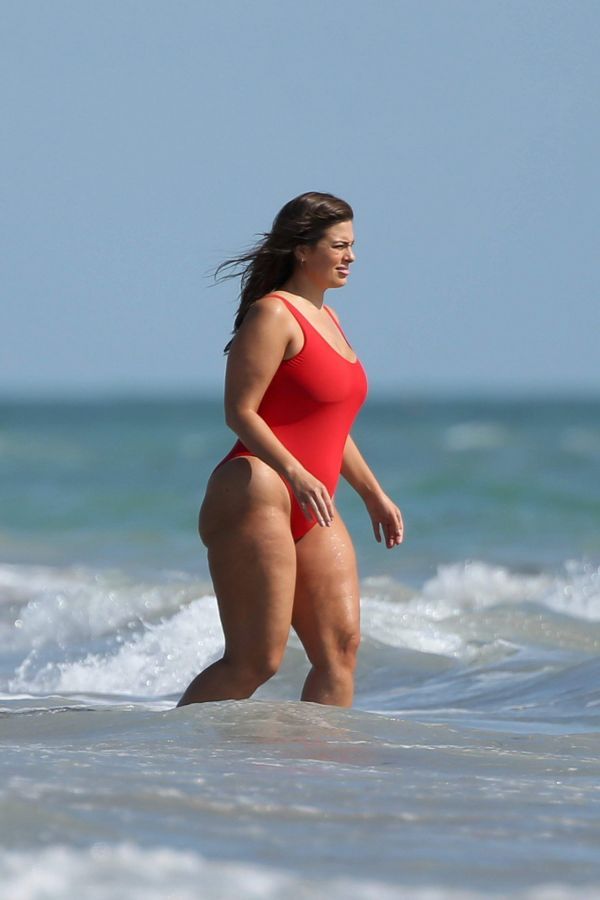   (Ashley Graham)  -  plus size /  - 41