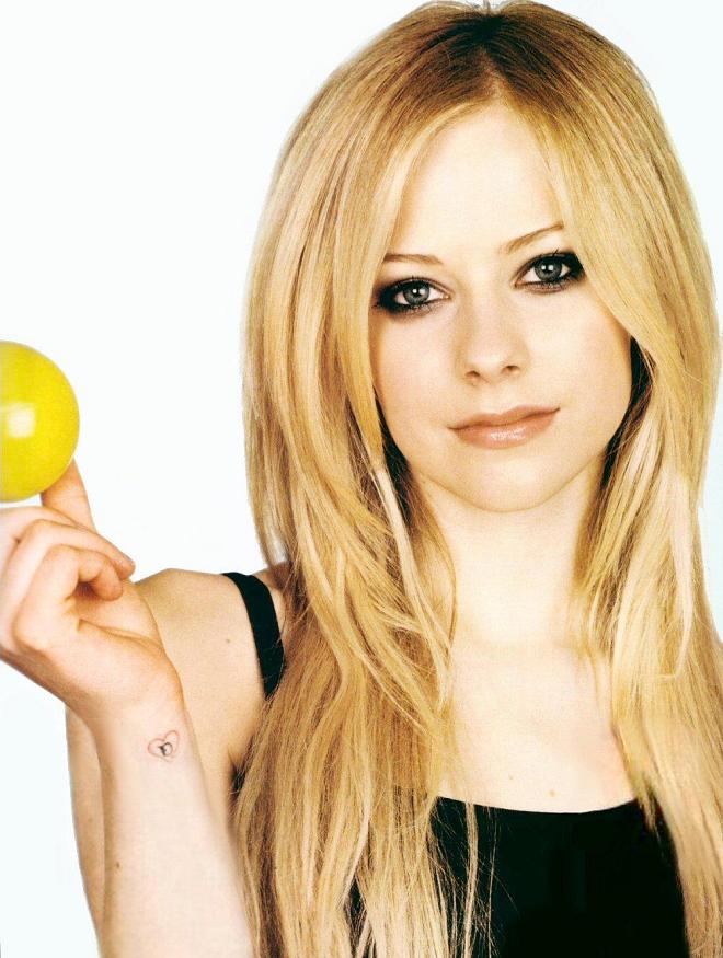 Avril Lavigne Photo (  )   /  - 43