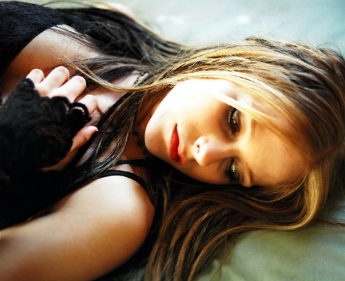 Avril Lavigne Photo (  )   /  - 60