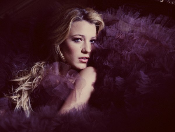 Blake Lively Photo (  )  ,    /  - 45