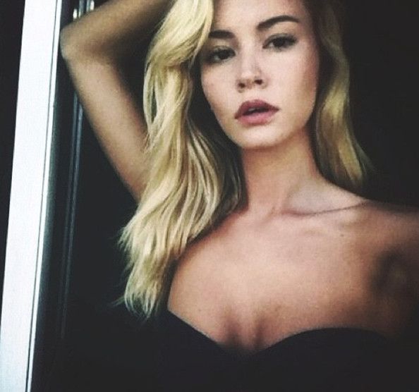 Bryana Holly Photo (  )  /  - 33