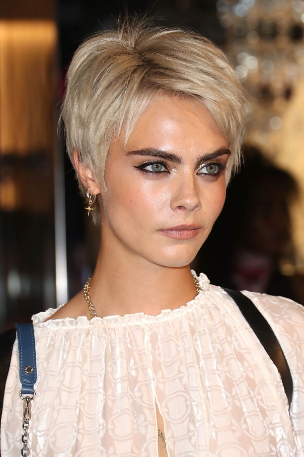 Cara Delevingne Photo (  )   /  - 7