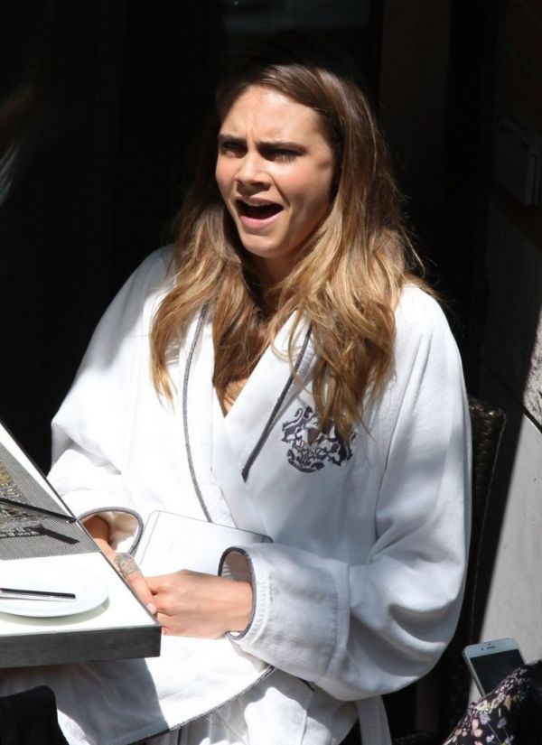 Cara Delevingne Photo (  )   /  - 41